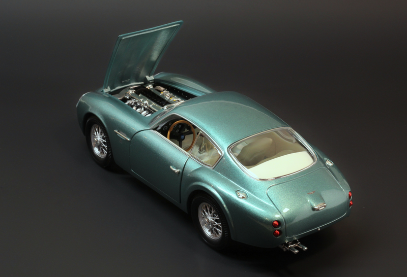 Illustration for article titled 1:18 scale Aston Martin DB4 Zagato by Whitebox